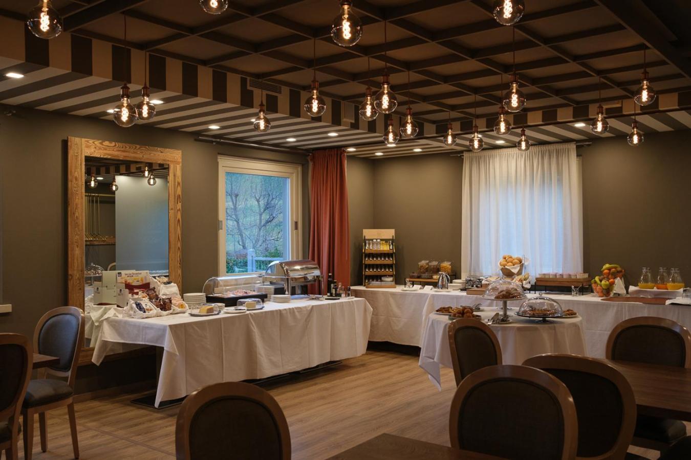 Lake Hotel La Pieve Пизонье Экстерьер фото